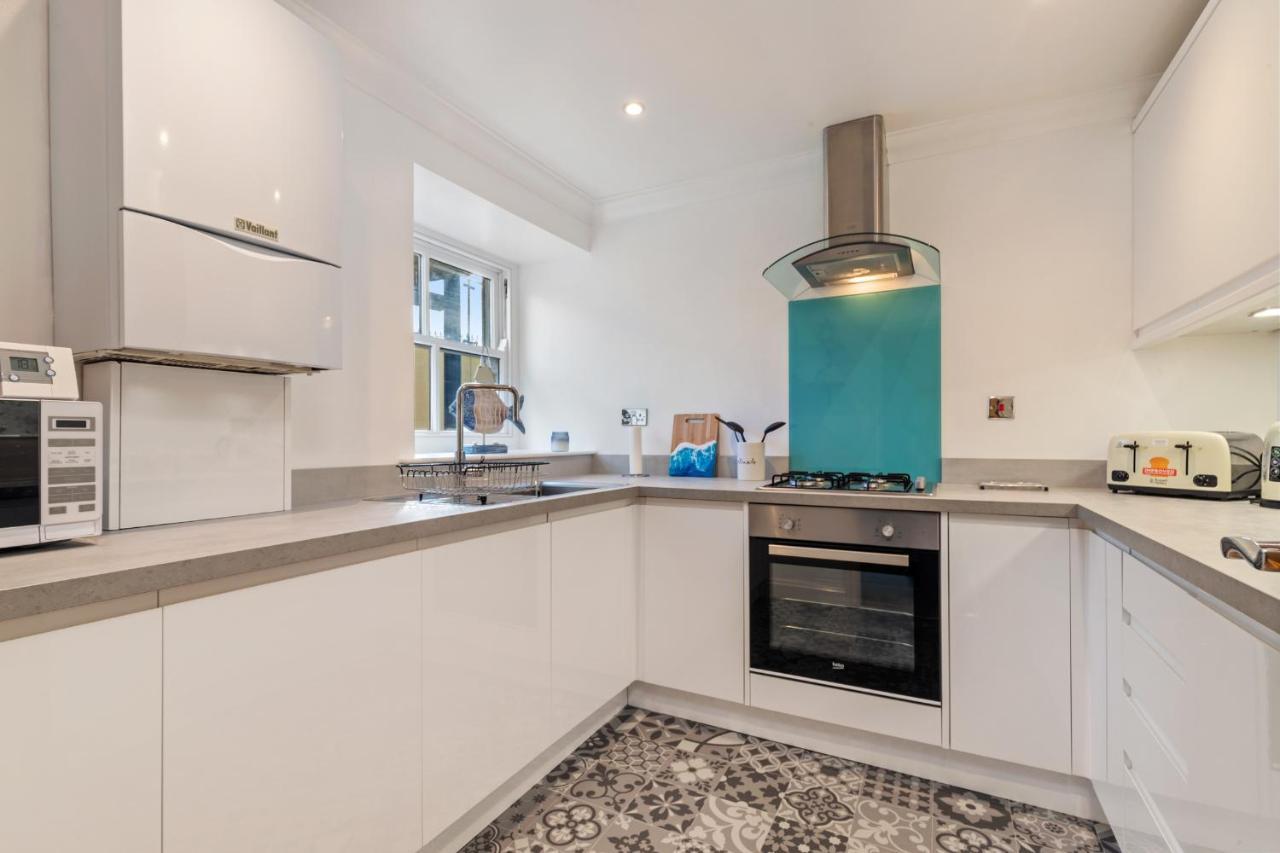 3 South Beach Court - Cosy Seafront Apartment Tenby Exterior foto