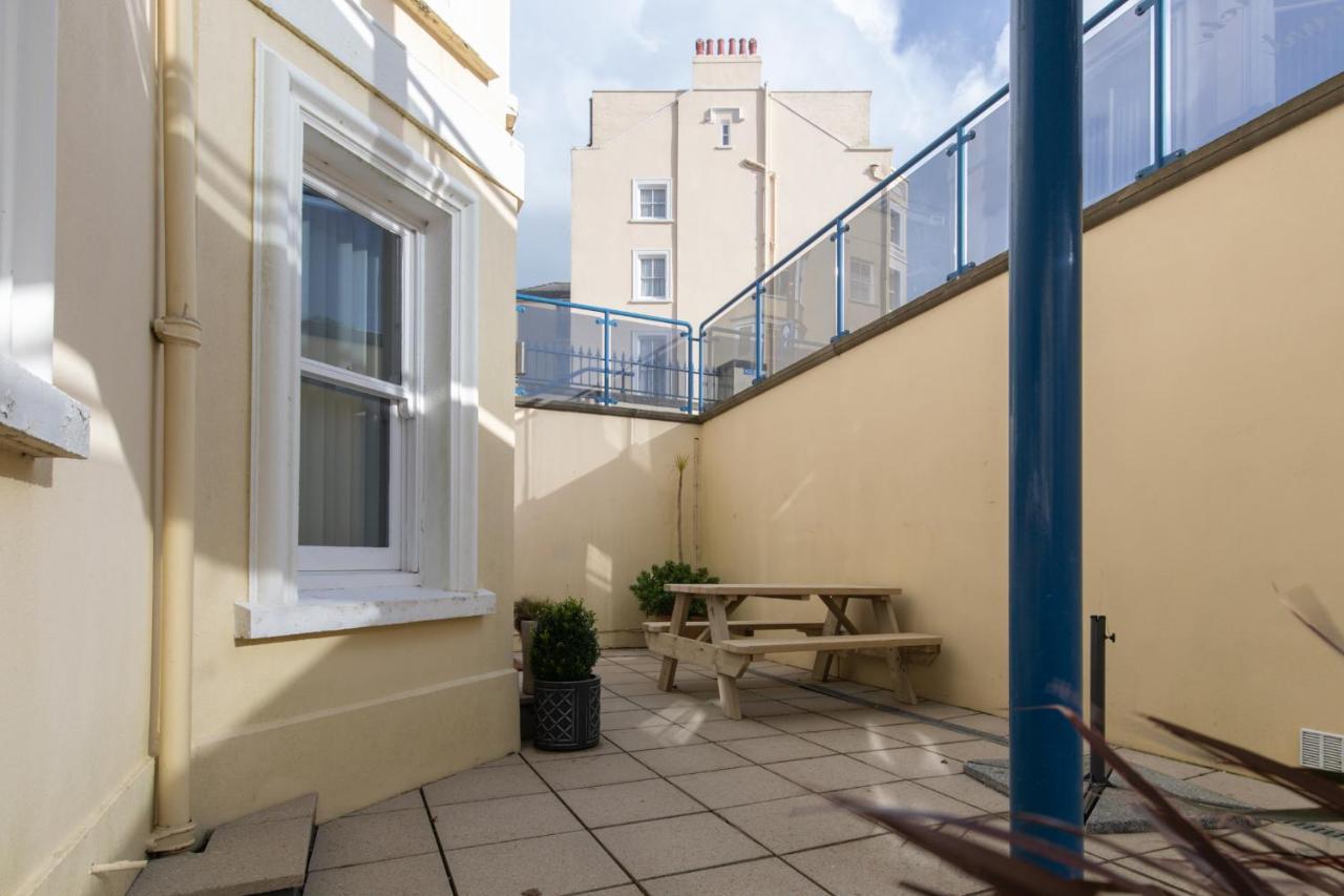 3 South Beach Court - Cosy Seafront Apartment Tenby Exterior foto